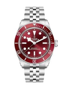 Tudor Black Bay 58 Burgundy - edestä