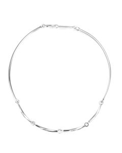  Hopea Strength & Kindness-kaulakoru 42/45cm. Pantamainen kaulakoru, jossa on neljä osaa. Jokaisessa on yksi sana. ”Respect”, ”Empathy”, ”Affection” ja ”Strength”.