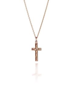 Polku risti 14K keltakultaa. Ristin koko on 12x23mm ja ketjun pituus 45cm. 