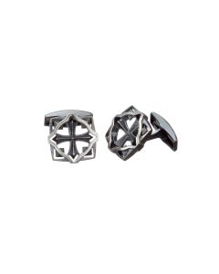 Lumoava Soturi sarjan kalvosinnapit hopeaa. Soturi-kalvosinnapit ovat persoonalliset asusteet miehelle. Kalvosinnappien koko on 18x18 mm. Voit täydentää kokonaisuuden Soturi-solmioneulalla. <br><br>

Soturi on Eelis Aleksin ensimmäinen miehille suunnitt