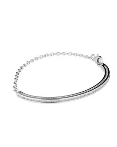 lumoava_aina_hopeinen_rannekoru_edestä