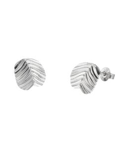 Verso-sarjan pienemmät hopeiset korvakorut ovat ihastuttavat korut kaikenikäisille naisille. Korun koko on 13×11 mm.
Verson inspiraatio heräsi Inni Pärnäsen ikkunalaudalla, hänen hieman oikukkaasta viherkasvistaan. Kyseinen pienilehtinen kasvi pitää po