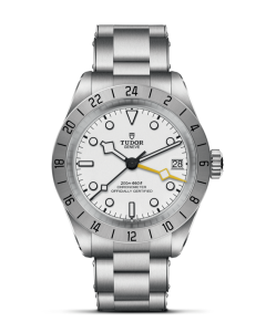 Tudor Black Bay Pro M79470-0004 edestä