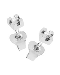 Valkokultaiset timanttikorvakorut nappikiinnityksellä. Timanttien yhteispaino 0.10ct.