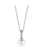 Ti Sento Milano kaulakoru hopeaa. Riipuksessa helmi ja zirkoni kivet.