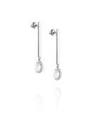 Efva Attling Little Day Pearl & Star korvakorut 12-102-01911/0000
Korvakorut ovat 18K valkokultaa. Koruosassa kauniit valkoiset makeanveden helmet, halkaisijaltaan noin 5mm. Lisäksi helmeä kiertää kirkkaat timantit.