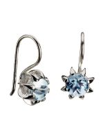 Naisen ääni korvakorut