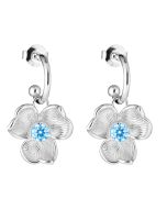 lumoava_anna_korvakorut_sinisellä_kivellä_edestä