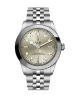 Tudor Black Bay One 39 samppanja - edestä