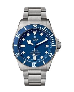 Tudor Pelagos titaani, edestä