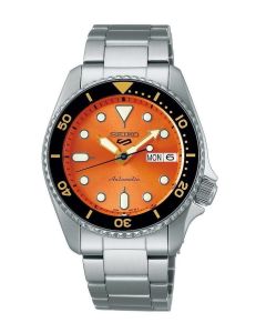 Seiko 5 Sports SKX Series 38mm edestä