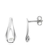 Efva Attling Folded korvakorut. Klassisesti muotoiltu hopeakorvakoru tappikiinnityksellä. 