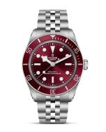Tudor Black Bay 58 Burgundy edestä